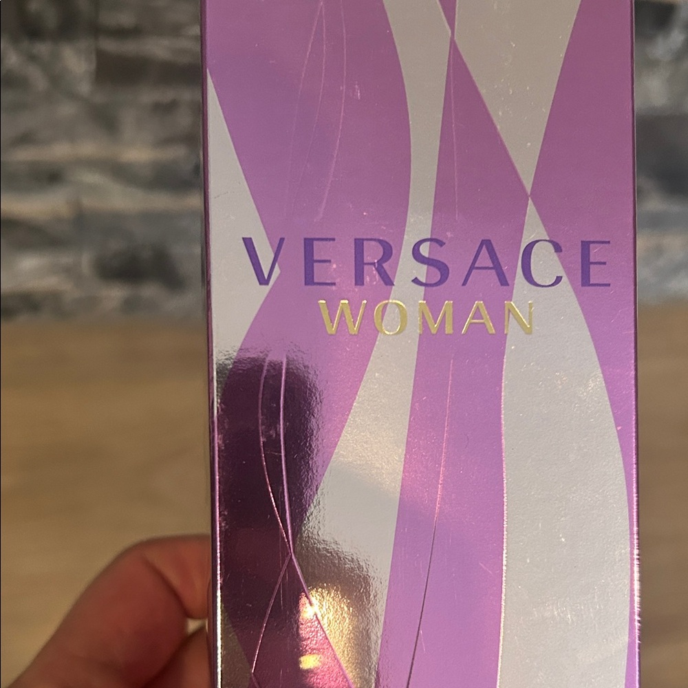 NWT Versace Woman Eau De Parfum Boxed Fragrance 3.4 oz (100 ml)‎ - Picture 2 of 4